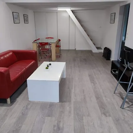 Maison De *